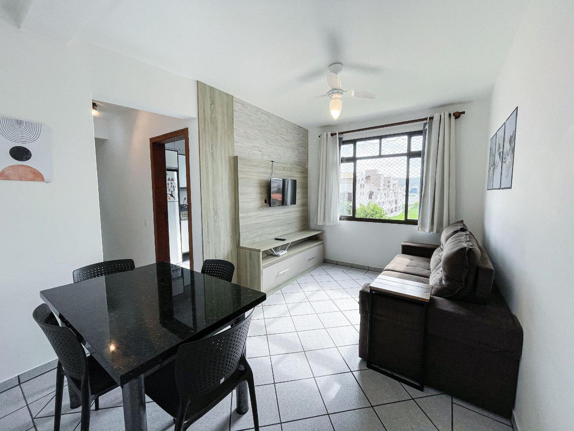 Apartment Apto Charmoso Com A/c E Garagem A 250m Da